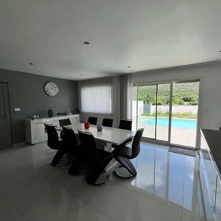 Moderne Avec Piscine * Le Bousquet-d'Orb